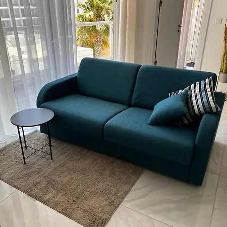 Apartman Seaview Three-o-two *