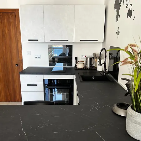 Apartment Seaview Three-o-two