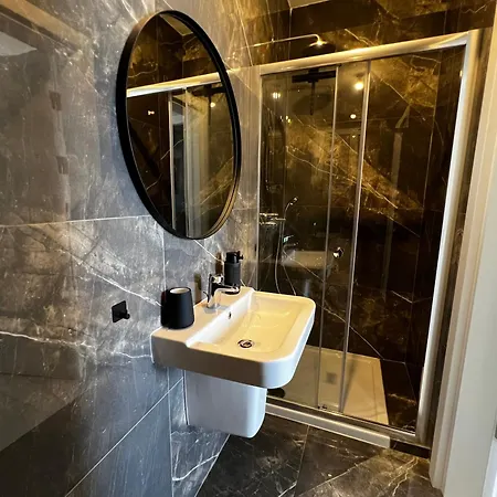 Διαμέρισμα Seaview Three-o-two *